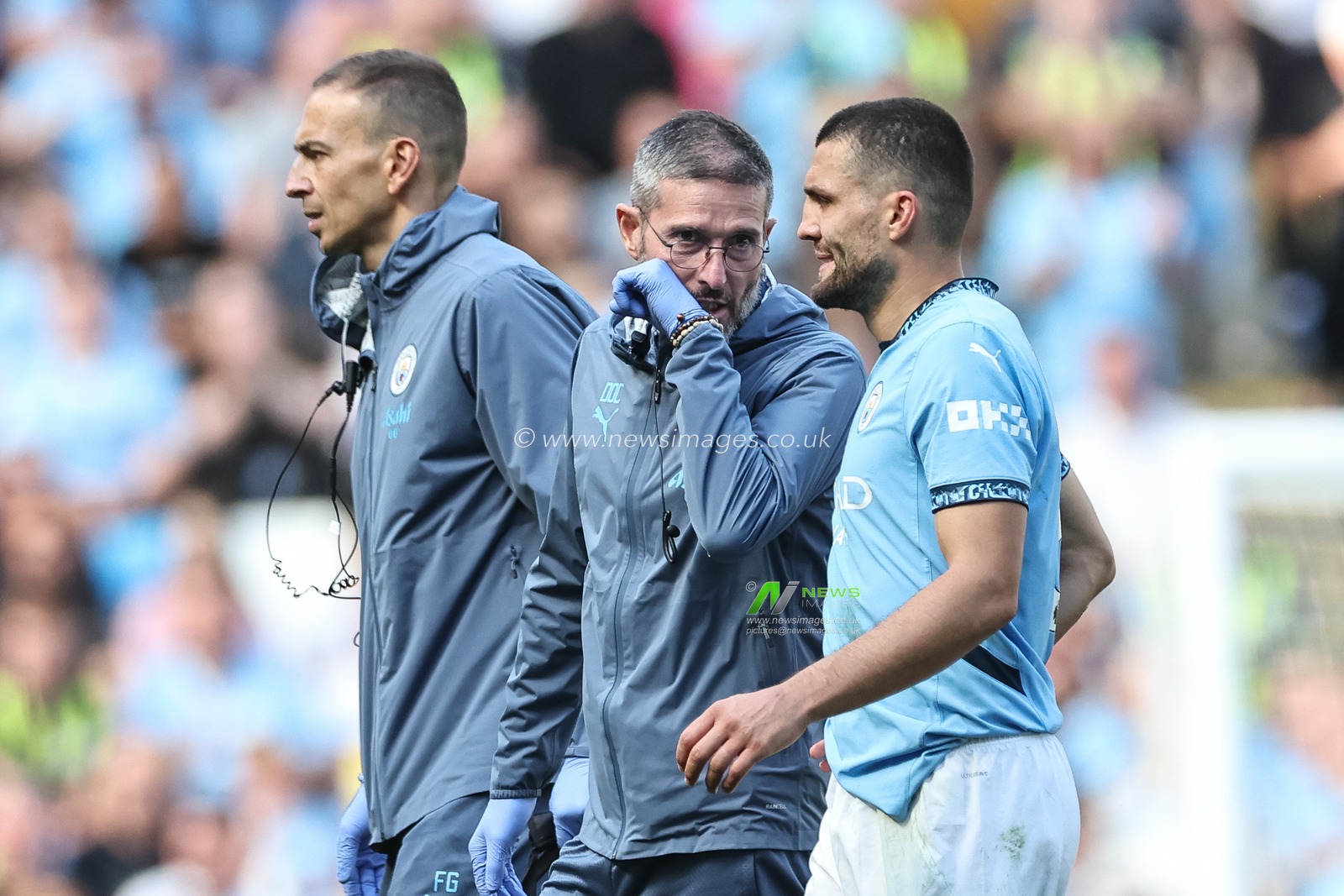 Mateo KovaÄiÄ‡ of Manchester City leaves the field injured during the Premier League match Manchester City vs Ipswich Town at Etihad Stadium, Manchester, United Kingdom, 24th August 2024

(Photo by Mark Cosgrove/News Images)