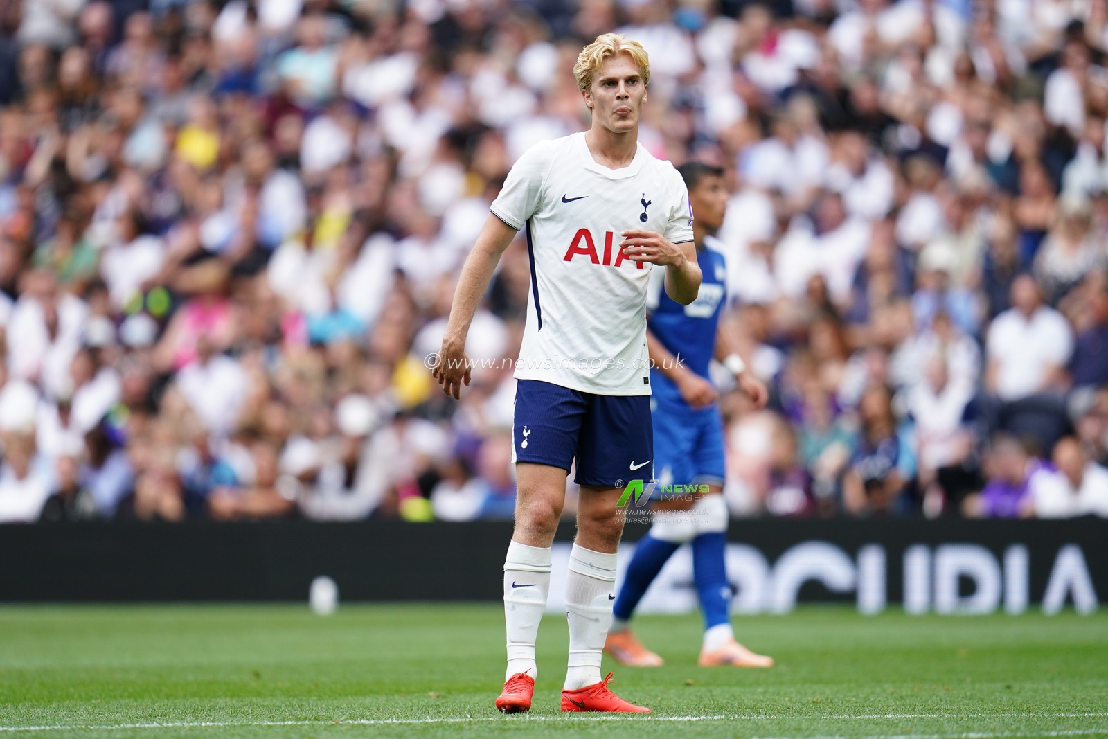 Lucas Bergvall of Tottenham Hotspur during the pre-season friendly match Tottenham Hotspur vs Hoffenheim at Tottenham Hotspur Stadium, London, United Kingdom on 15 August 2026

(Photo by Harvey Murphy/News Images)