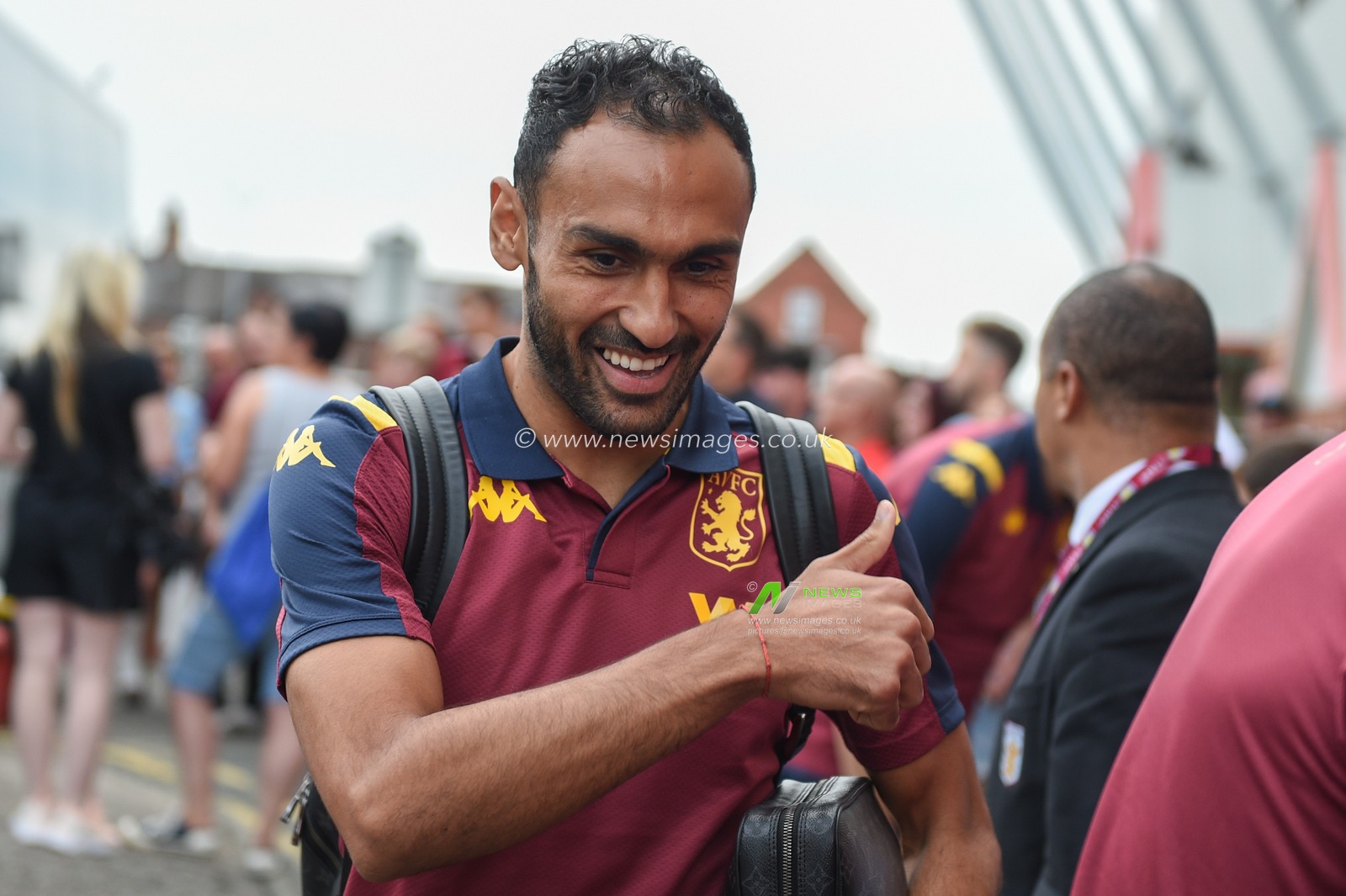 27th August 2019 , Gresty Road, Crewe, England; Carabao Cup Football, Second Round, Crewe Alexandrea vs Aston Villa ; Ahmed Elmohamady (27) of Aston Villa arrives at the Alexandra Stadium


Credit: Richard Long/News Images

English Football League images are subject to DataCo Licence