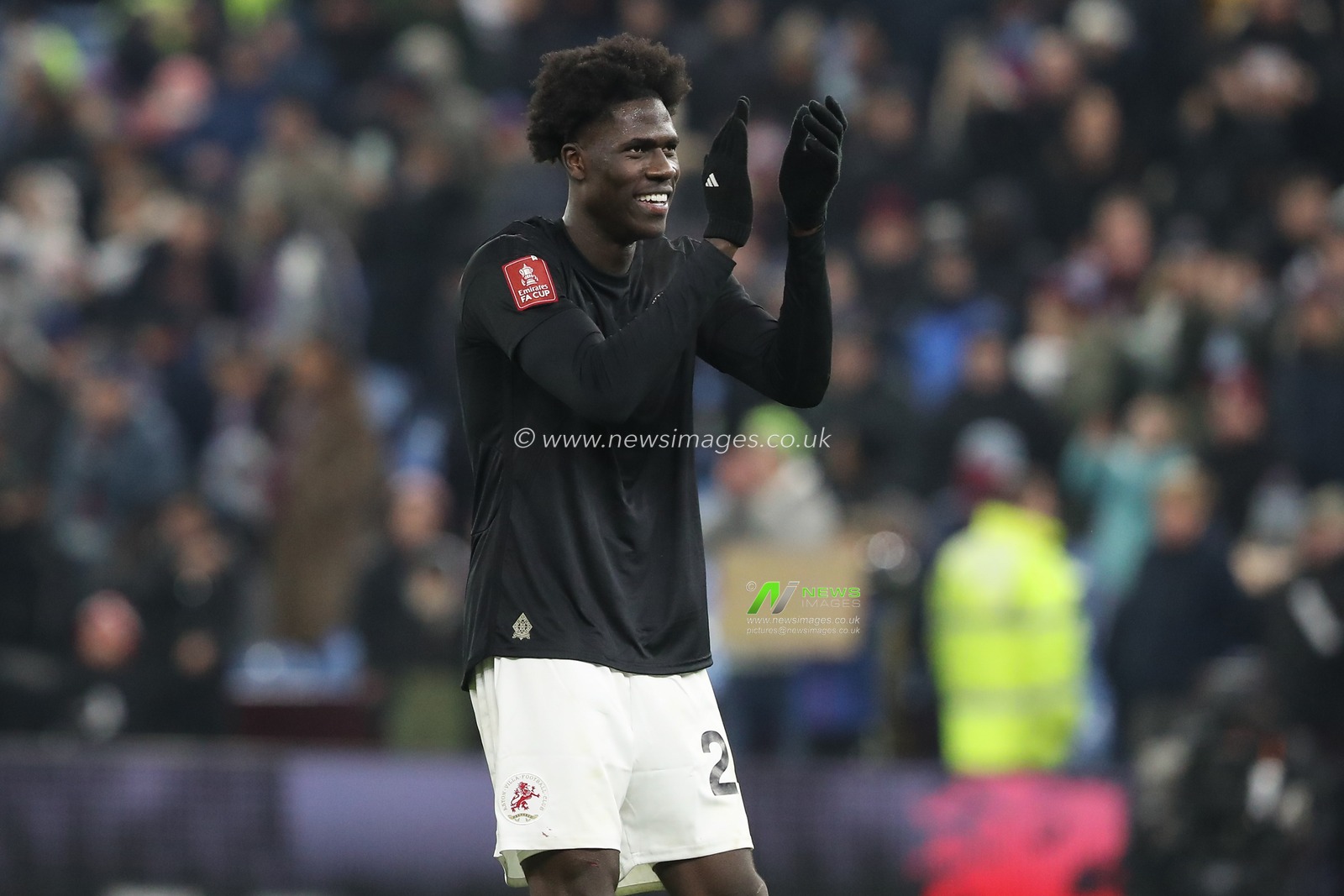 Amadou Onana of Aston Villa applauds the fans after the game during the Emirates FA Cup 3rd Round match Aston Villa vs West Ham United at Villa Park, Birmingham, United Kingdom, 10th January 2025

(Photo by Gareth Evans/News Images)