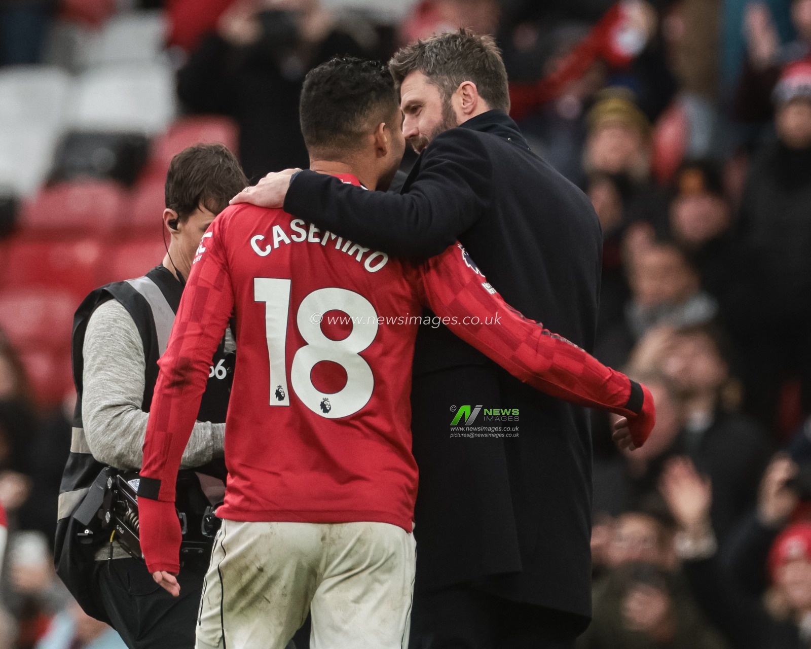 Michael Carrick manager of Manchester United embraces Casemiro of Manchester United after winning 3-1 during the Premier League match Manchester United vs Aston Villa at Old Trafford, Manchester, United Kingdom on 15 March 2026

(Photo by Mark Cosgrove/News Images)
