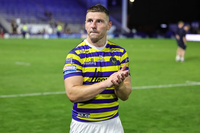 George Williams of Warrington Wolves applauds the fans during the Betfred Super League round 23 match Warrington Wolves vs York Knights at The Halliwell Jones Stadium, Warrington, United Kingdom on 13 August 2026

(Photo by Mark Cosgrove/News Images)
