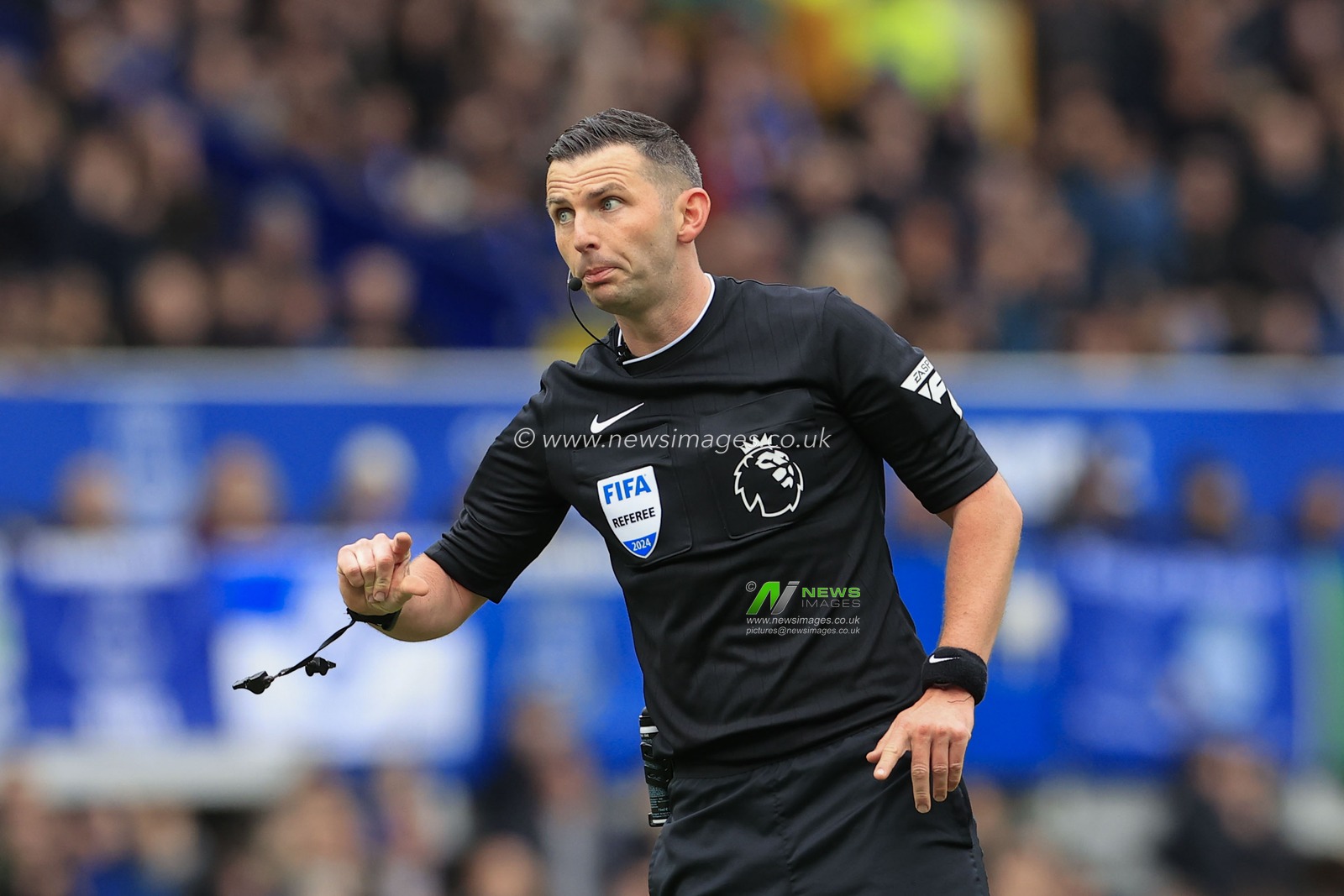 Referee Michael Oliver during the Premier League match Everton vs Tottenham Hotspur at Goodison Park, Liverpool, United Kingdom, 3rd February 2024

(Photo by Conor Molloy/News Images)
