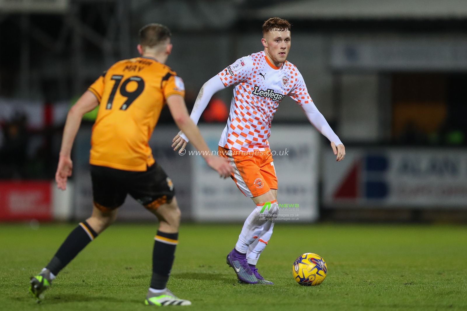 Sonny Carey #10 of Blackpool in action during the Sky Bet League 1 match Cambridge United vs Blackpool at Abbey Stadium, Cambridge, United Kingdom, 16th December 2023

(Photo by Gareth Evans/News Images)