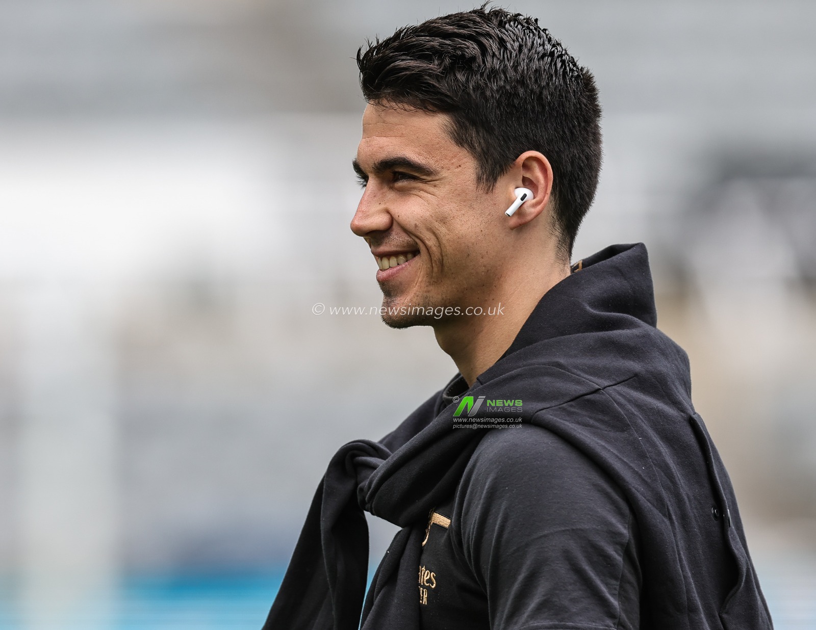 Arsenals assistant coach Carlos Cuesta during the Premier League match Newcastle United vs Arsenal at St. James's Park, Newcastle, United Kingdom, 7th May 2023

(Photo by Mark Cosgrove/News Images)