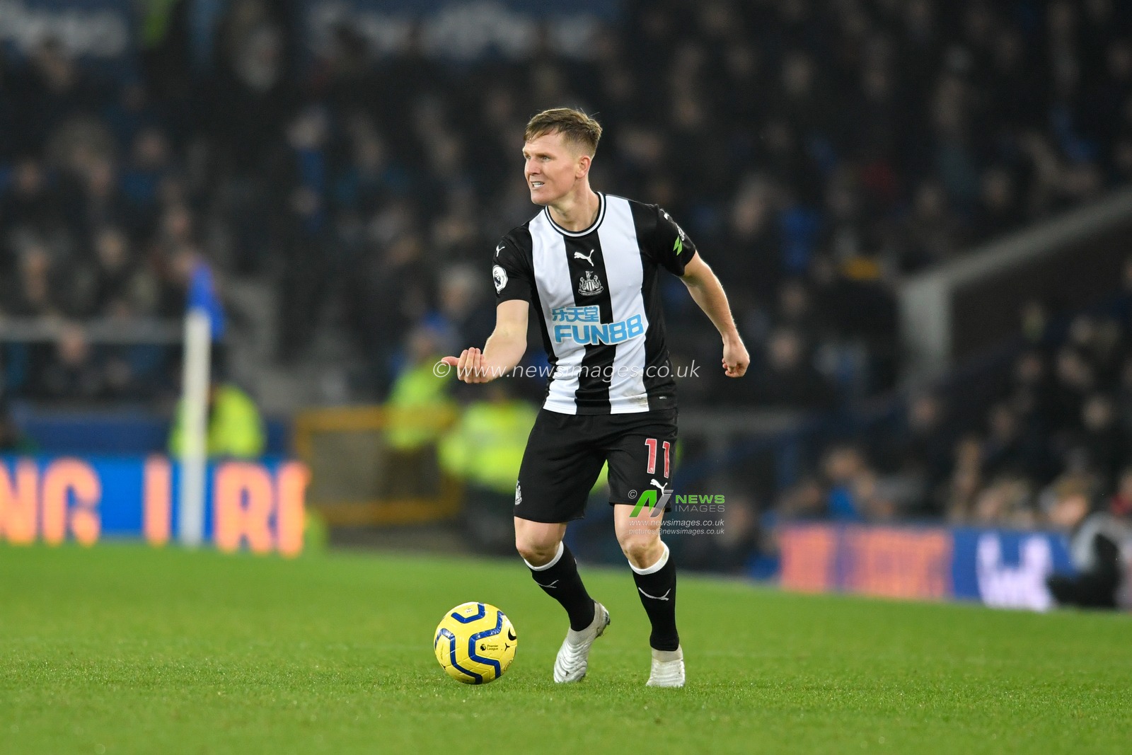 21st January 2020, Goodison Park, Liverpool, England; Premier League, Everton v Newcastle United : Matt Ritchie (11) of Newcastle United signals to his attackers to come closer