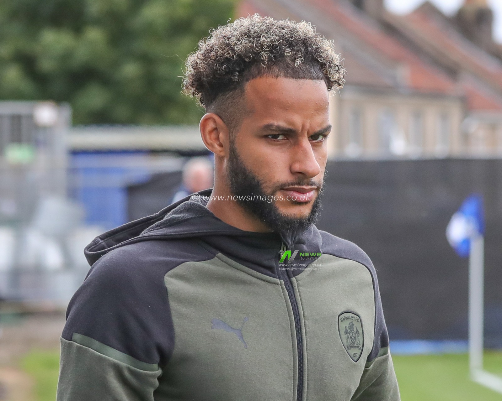 Barry Cotter #17 of Barnsley arrives during the Sky Bet League 1 match Bristol Rovers vs Barnsley at Memorial Stadium, Bristol, United Kingdom, 12th August 2023

(Photo by Alfie Cosgrove/News Images)