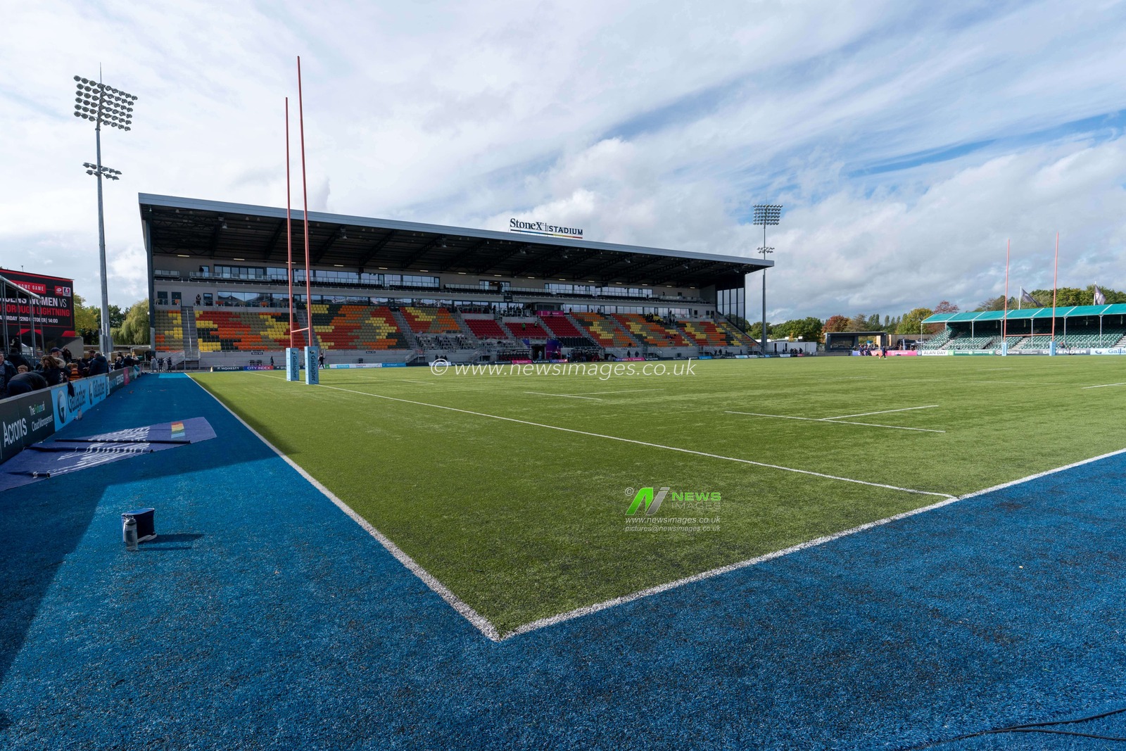 Ground View of the new stand at the StoneX stadium during the Gallagher Premiership match Saracens vs Bath Rugby at StoneX Stadium, London, United Kingdom, 15th October 2022

(Photo by Richard Washbrooke/News Images)