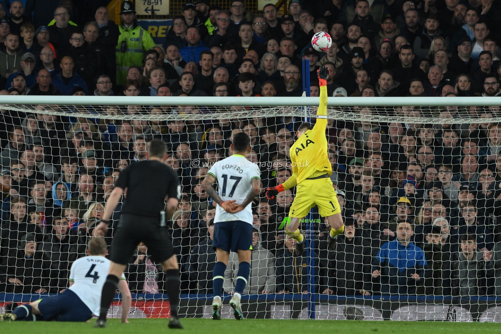 Hugo Lloris #1 of Tottenham Hotspur saves a shot during the Premier League match Everton vs Tottenham Hotspur at Goodison Park, Liverpool, United Kingdom, 3rd April 2023

(Photo by Craig Thomas/News Images)