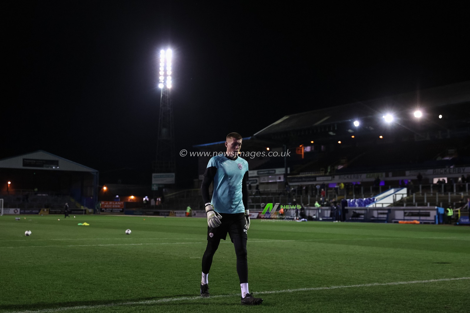 Rogan Ravenhill of Barnsley in the pregame warmup session during the Sky Bet League 1 match Carlisle United vs Barnsley at Brunton Park, Carlisle, United Kingdom, 12th March 2024

(Photo by Mark Cosgrove/News Images)