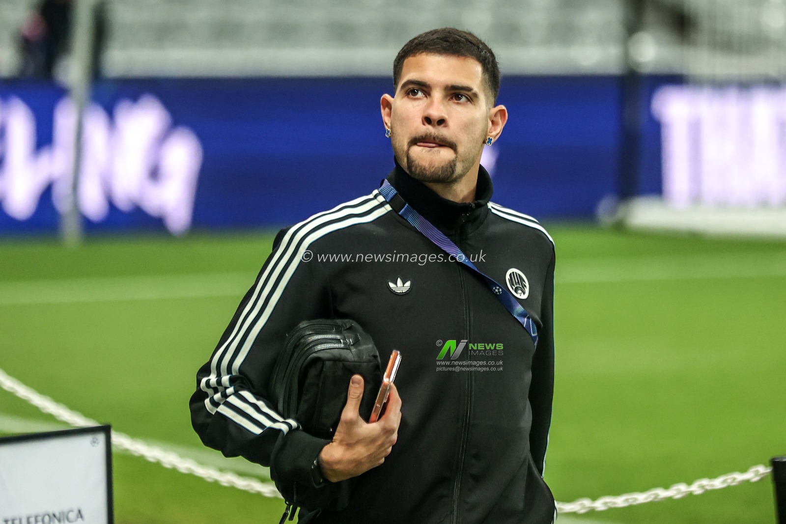 Bruno Guimarães of Newcastle United arrives during the UEFA Champions League Matchday 4 of 8 Newcastle United vs Athletic Club at St. James's Park, Newcastle, United Kingdom, 5th November 2025

(Photo by Alfie Cosgrove/News Images)

*** GER AUT SUI OUT ***