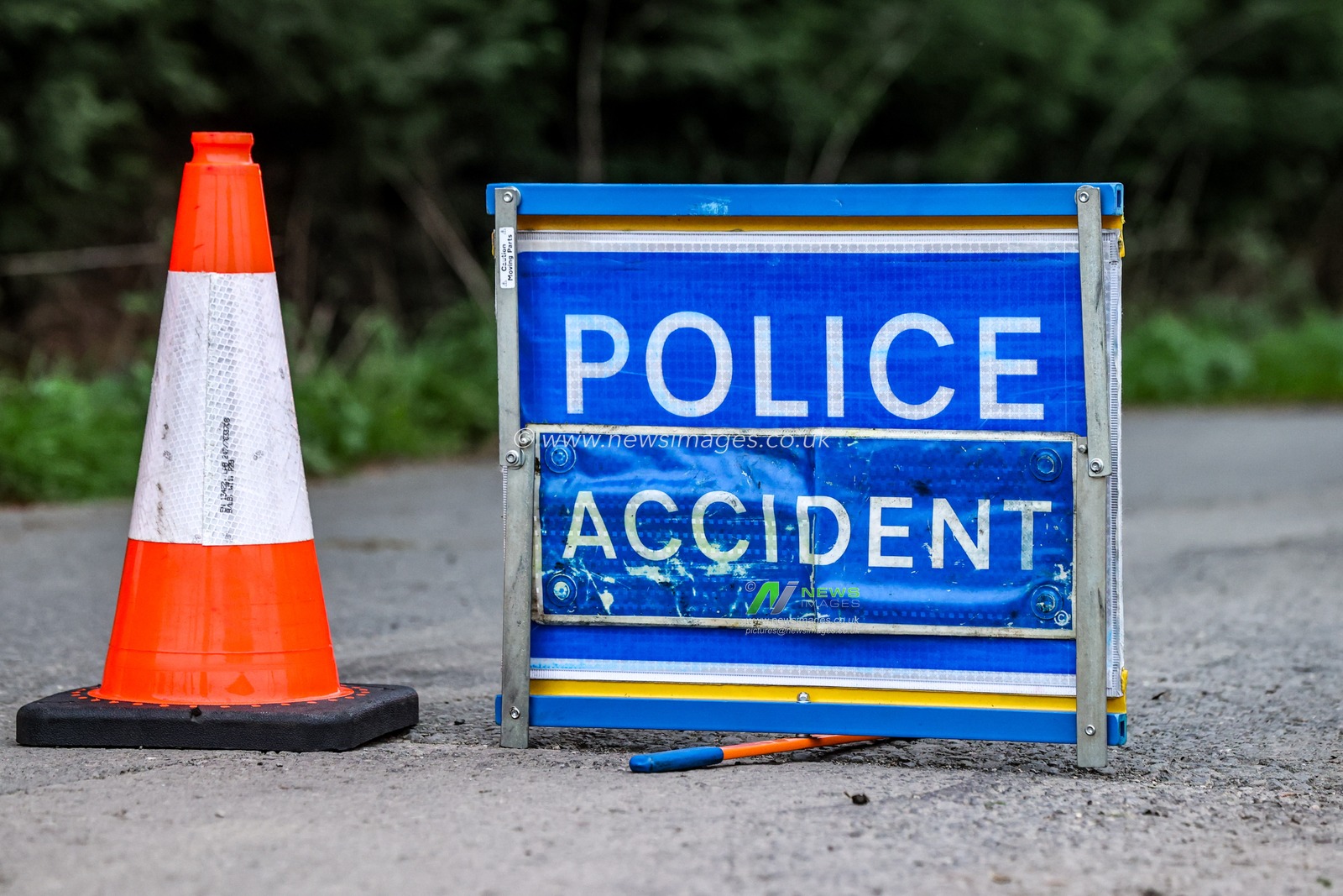 Emergency services on scene as a helicopter from Retford Gamston Airport crashes into a Field off Ings Road, Doncaster, United Kingdom, 30th October 2025

(Photo by Alfie Cosgrove/News Images)

*** GER AUT SUI OUT ***
