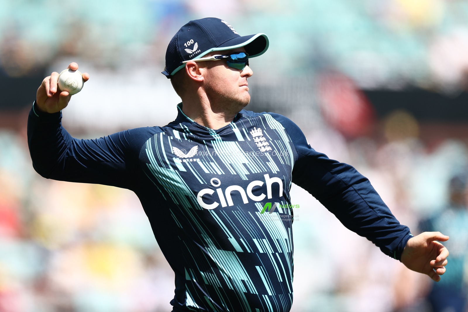Jason Roy of England throws the ball during the Dettol Series 2nd ODI match Australia vs England at SCG, Sydney, Australia, 19th November 2022

(Photo by Patrick Hoelscher/News Images)