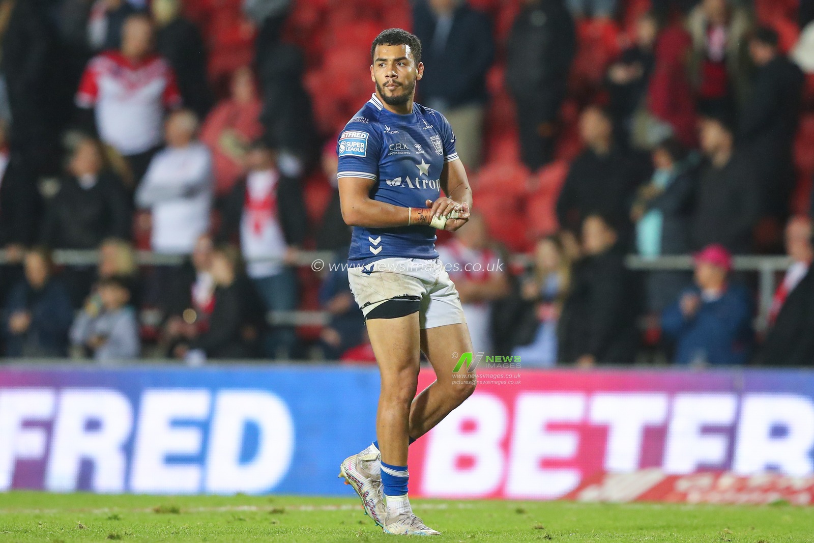 Darnell McIntosh #5 of Hull FC applauds the travelling fans after the Betfred Super League Round 27 match St Helens vs Hull FC at Totally Wicked Stadium, St Helens, United Kingdom, 22nd September 2023

(Photo by Gareth Evans/News Images)