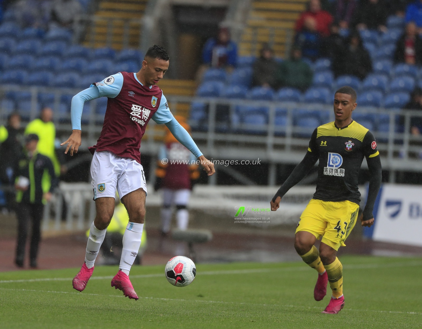 10th August 2019, Turf Moor, Burnley, England ; Premier League Football, Burnley vs Southampton : Dwight McNeil (11) of Burnley is closely watched by Yan Valery (43) of Southampton

Credit: Conor Molloy/News Images 

English Football League images are subject to DataCo Licence