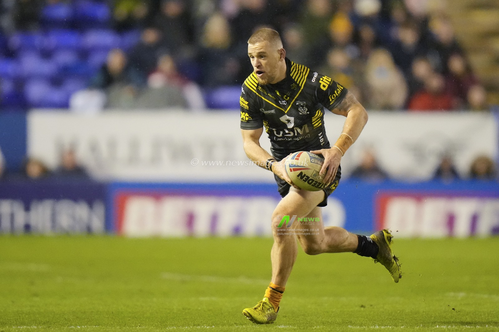 Matt Dufty #1 of Warrington Wolves during the Rugby League Ben Currie Testimonial match Warrington Wolves vs Leigh Leopards at Halliwell Jones Stadium, Warrington, United Kingdom, 4th February 2023

(Photo by Steve Flynn/News Images)