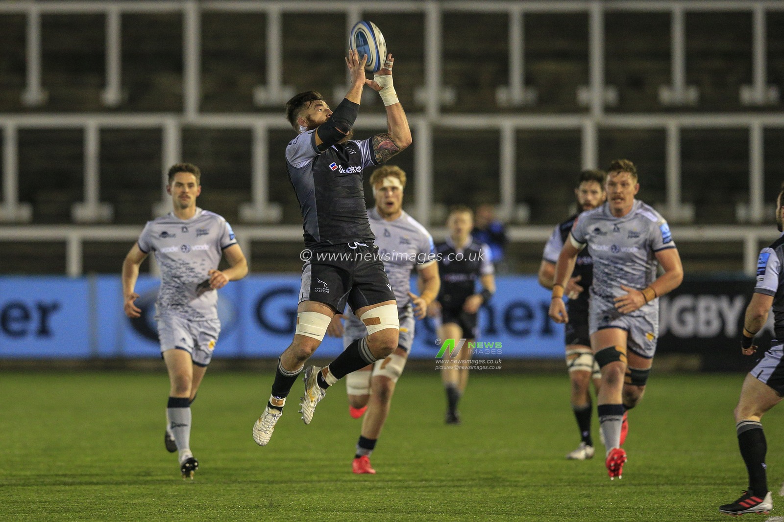 Gary Graham of Newcastle Falcons catches the ball from a high kick
