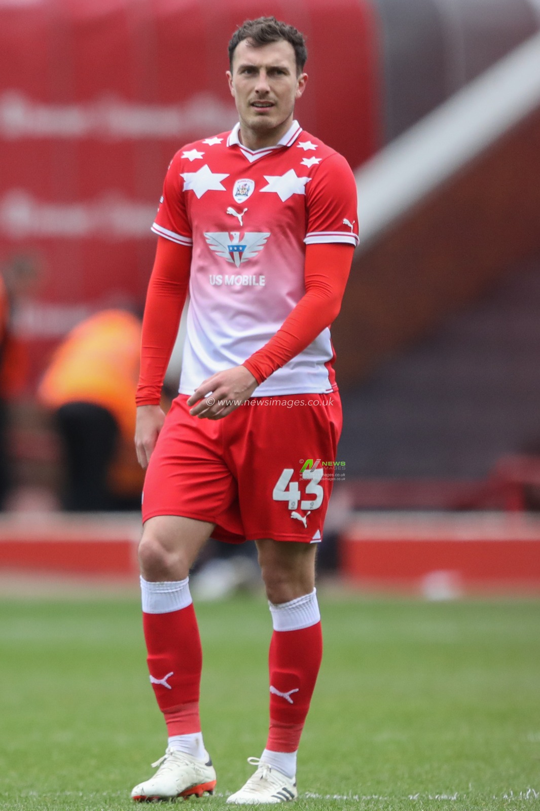 Josh Earl of Barnsley during the Sky Bet League 1 match Barnsley vs Northampton Town at Oakwell, Barnsley, United Kingdom, 27th April 2024

(Photo by Alfie Cosgrove/News Images)