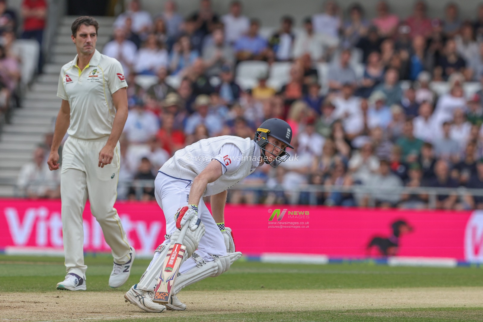 Zak Crawley of England reaches for the crease as he makes two runs during the LV= Insurance Ashes Third Test Series Day 4 England vs Australia at Headingley Stadium, Leeds, United Kingdom, 9th July 2023

(Photo by Mark Cosgrove/News Images)