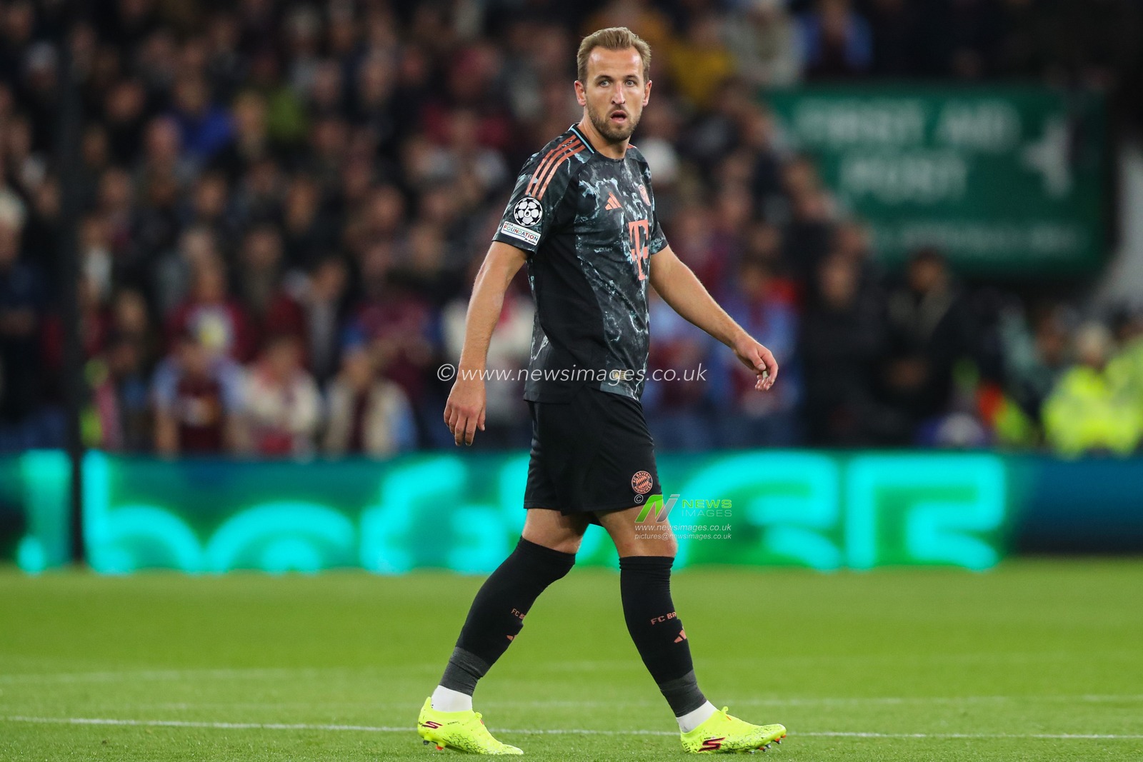 Harry Kane of Bayern Munich during the UEFA Champions League League Stage match Aston Villa vs Bayern Munich at Villa Park, Birmingham, United Kingdom, 2nd October 2024

(Photo by Gareth Evans/News Images)