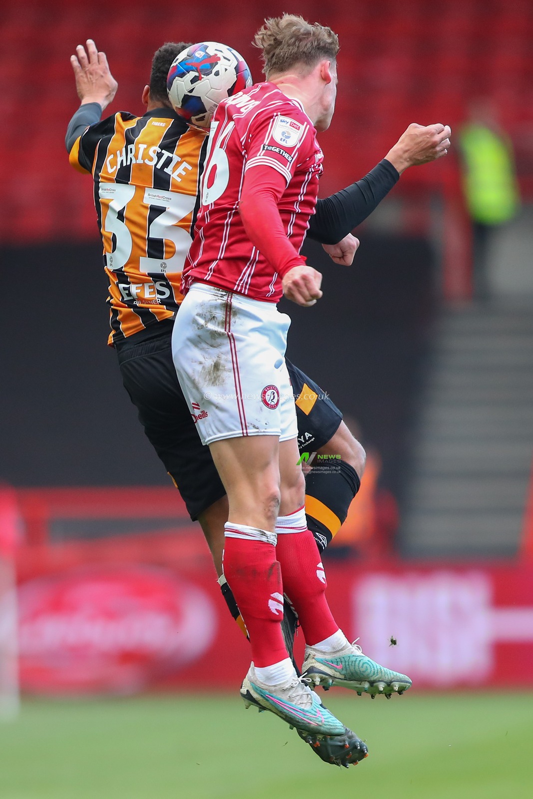 Cyrus Christie #33 of Hull City and Cameron Pring #16 of Bristol City battle for the ball during the Sky Bet Championship match Bristol City vs Hull City at Ashton Gate, Bristol, United Kingdom, 25th February 2023

(Photo by Gareth Evans/News Images)