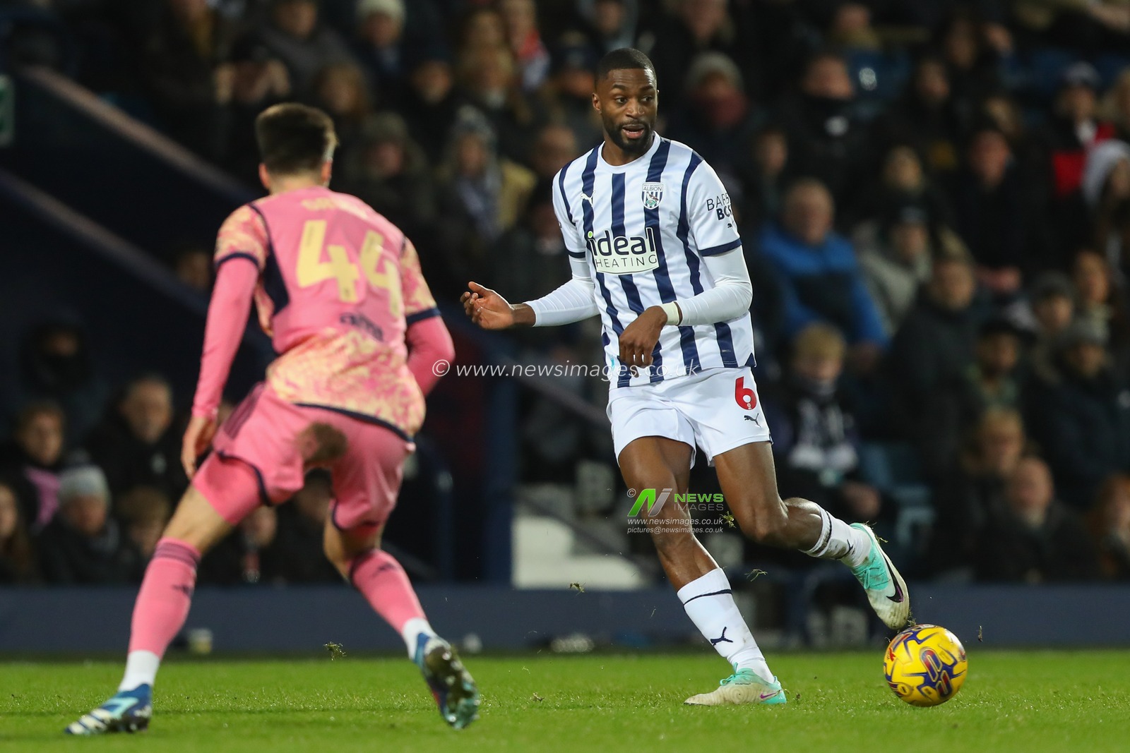 Semi Ajayi #6 of West Bromwich Albion passes the ball during the Sky Bet Championship match West Bromwich Albion vs Leeds United at The Hawthorns, West Bromwich, United Kingdom, 29th December 2023

(Photo by Gareth Evans/News Images)