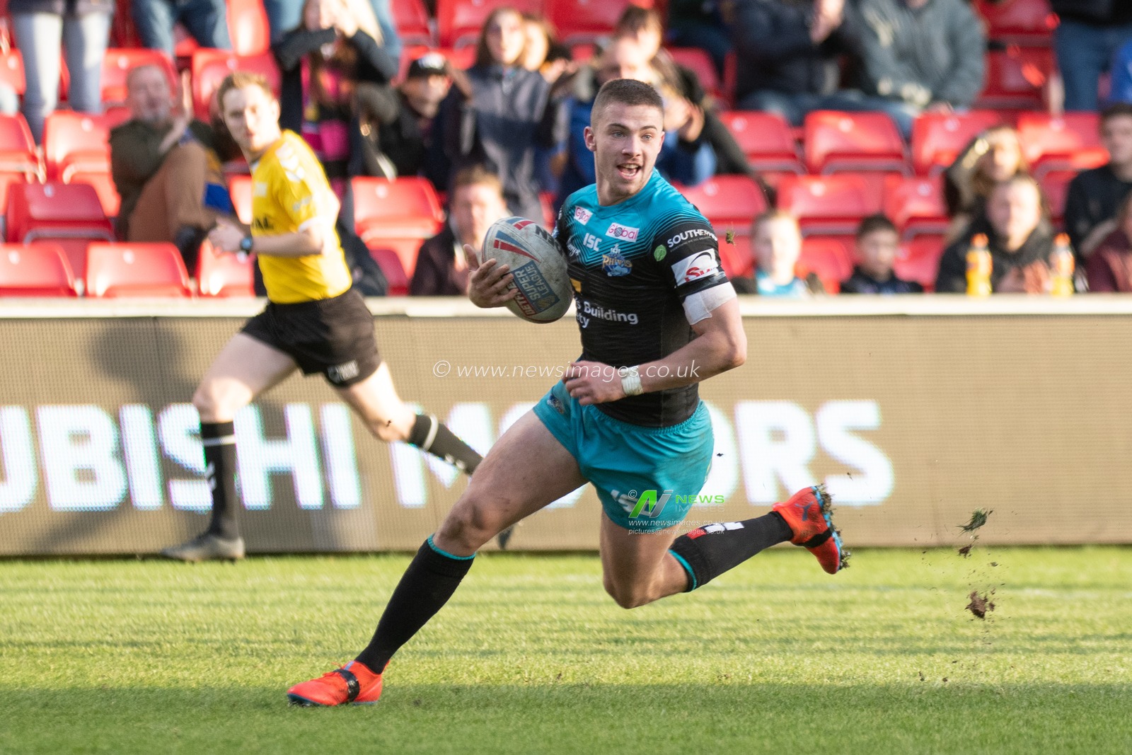 17th February 2019 ,  AJ Bell Stadium, Salford, England;  Betfred Super League, Round 10, Salford Red Devils vs Leeds Rhinos ; Jack Walker (1) of Leeds Rhinos scores a try

Credit: Richard Long/News Images