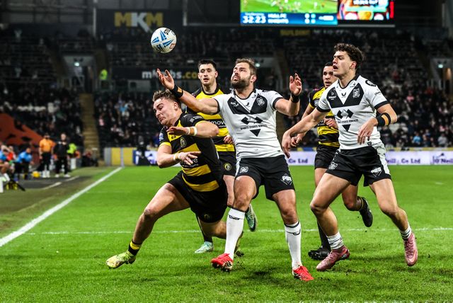 Aidan Sezer of Hull FC pushes the ball out of play during the Betfred Super League match Hull FC vs York Knights at MKM Stadium, Hull, United Kingdom on 27 February 2026

(Photo by Alfie Cosgrove/News Images)