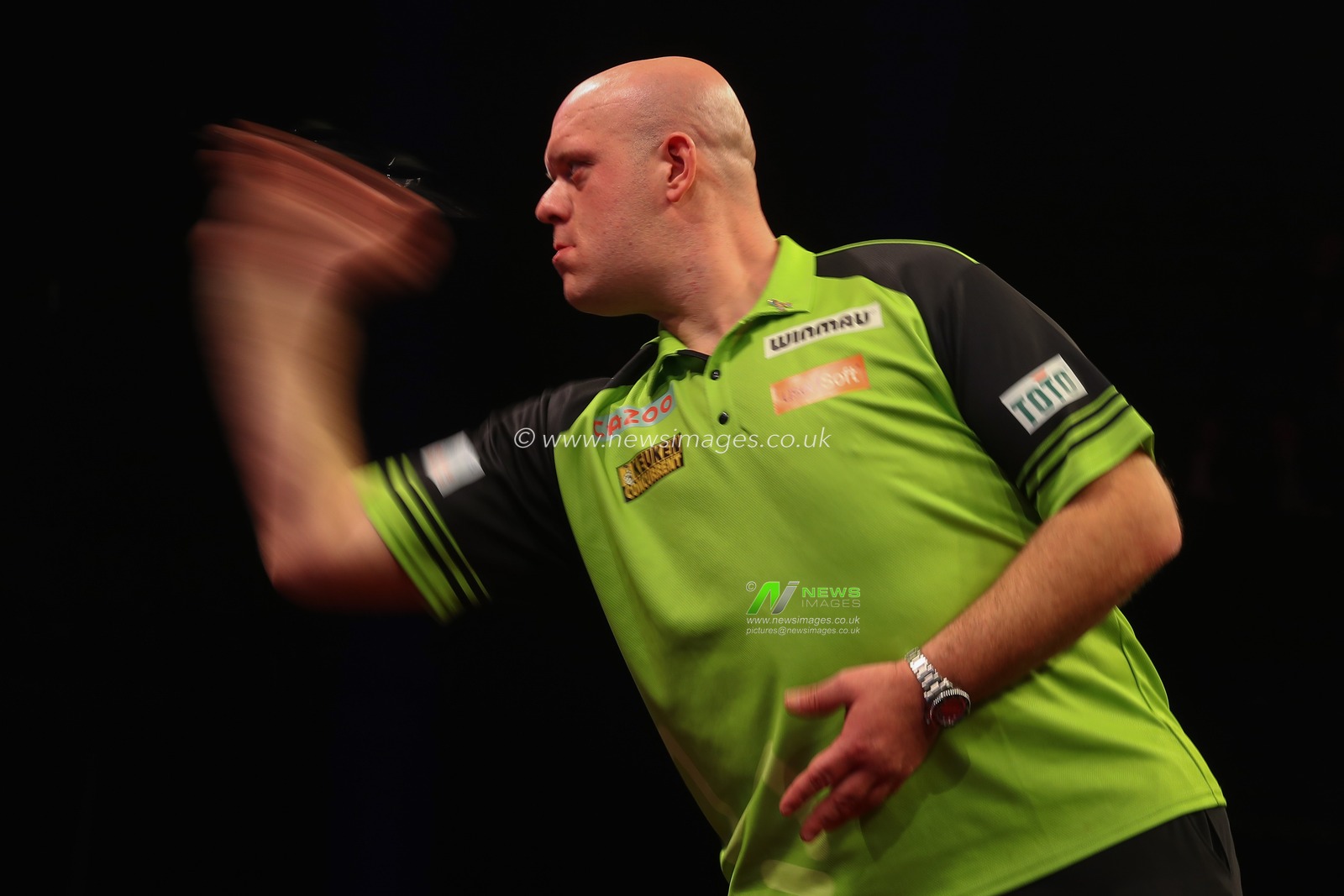 Michael Van Gerwen throws a dart during the 2023 Cazoo PDC Premier League Darts Night 10 at Utilita Arena Birmingham, Birmingham, United Kingdom, 6th April 2023

(Photo by Gareth Evans/News Images)
