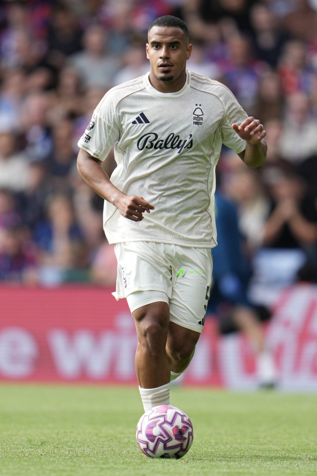 Murillo of Nottingham Forest during the Premier League match Crystal Palace vs Nottingham Forest at Selhurst Park, London, United Kingdom, 24th August 2025

(Photo by Harvey Murphy/News Images)