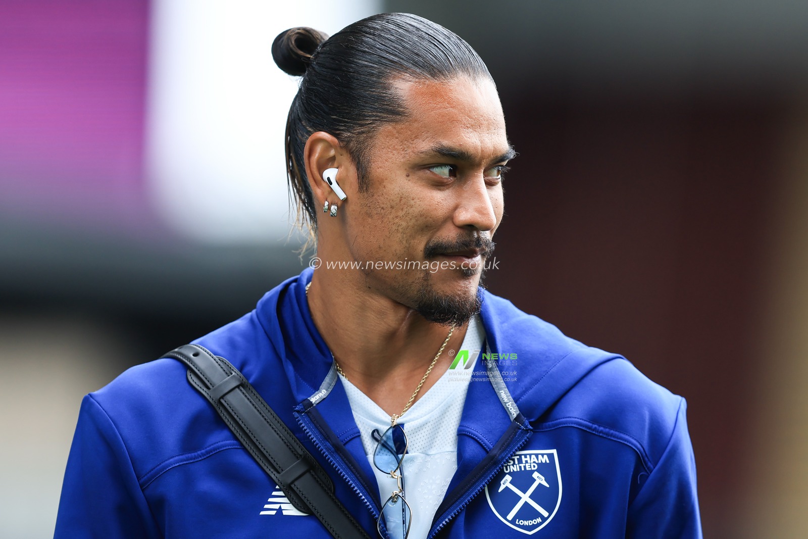 West Ham United goalkeeper Alphonse Areola arrives ahead of the Sky Bet Championship match Burnley vs West Ham United at Turf Moor, Burnley, United Kingdom on 16 August 2026

(Photo by Jorge Horsted/News Images)