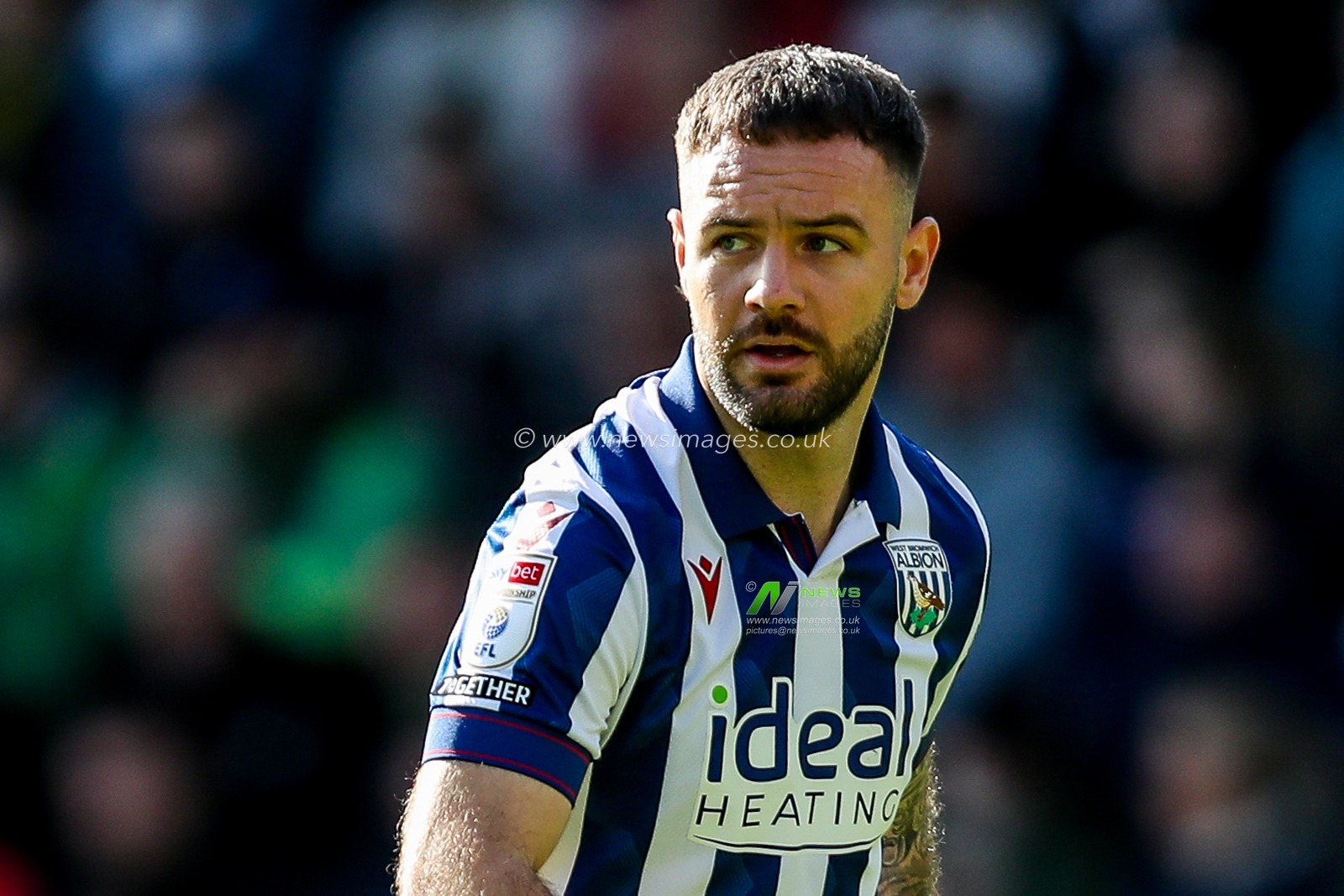 Adam Armstrong of West Bromwich Albion looks on during the Sky Bet Championship match Norwich City vs West Bromwich Albion at Carrow Road, Norwich, United Kingdom, 29th March 2025

(Photo by Izzy Poles/News Images)