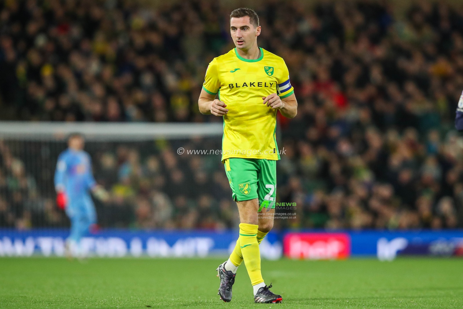 Kenny McLean of Norwich City looks on during the Sky Bet Championship match Norwich City vs Leeds United at Carrow Road, Norwich, United Kingdom, 1st October 2024

(Photo by Izzy Poles/News Images)