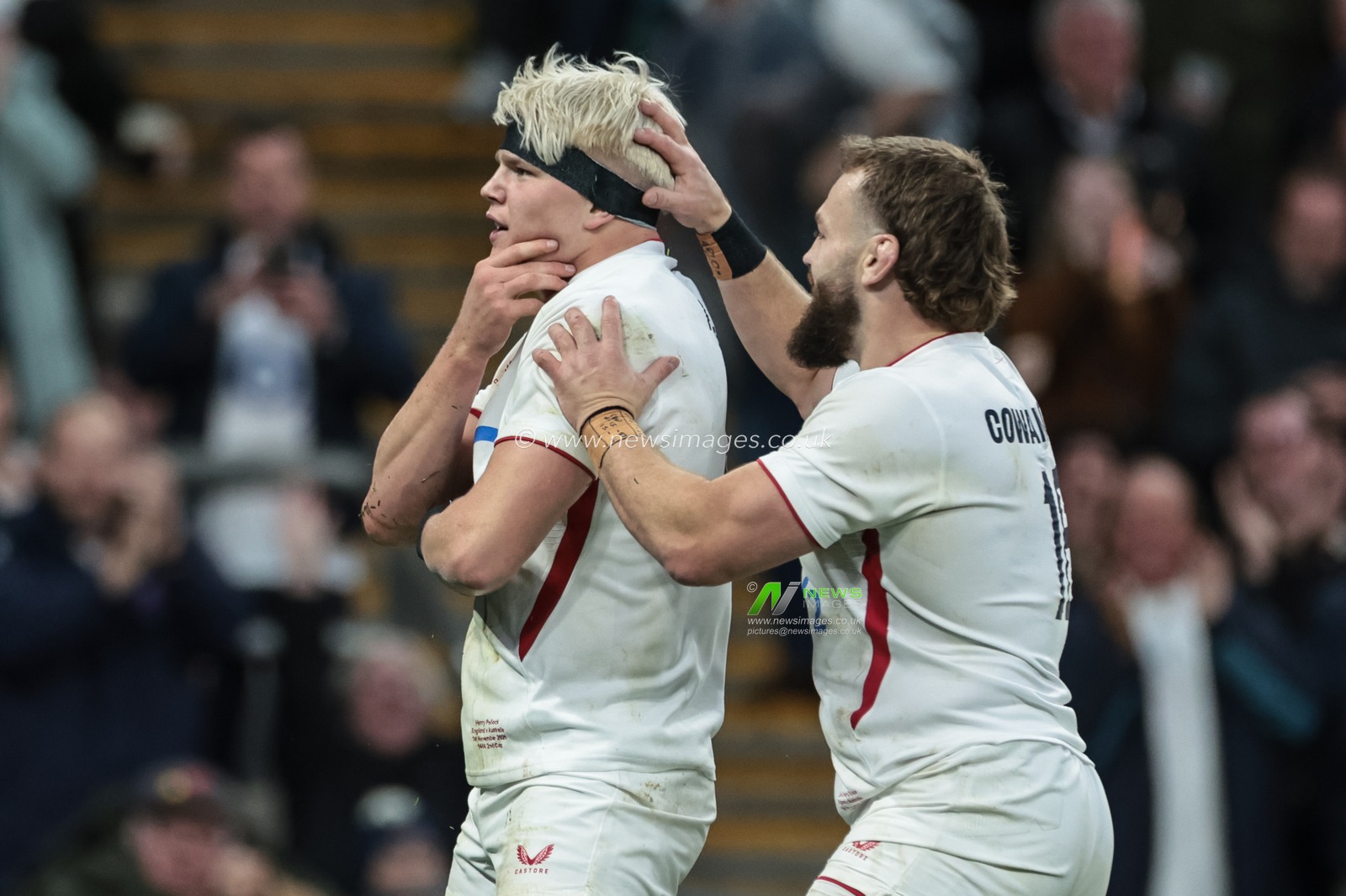 Henry Pollock of England celebrates his try during the Quilter Nations Series 2025 match England vs Australia at Allianz Stadium, Twickenham, United Kingdom, 1st November 2025

(Photo by Mark Cosgrove/News Images)

*** GER AUT SUI OUT ***