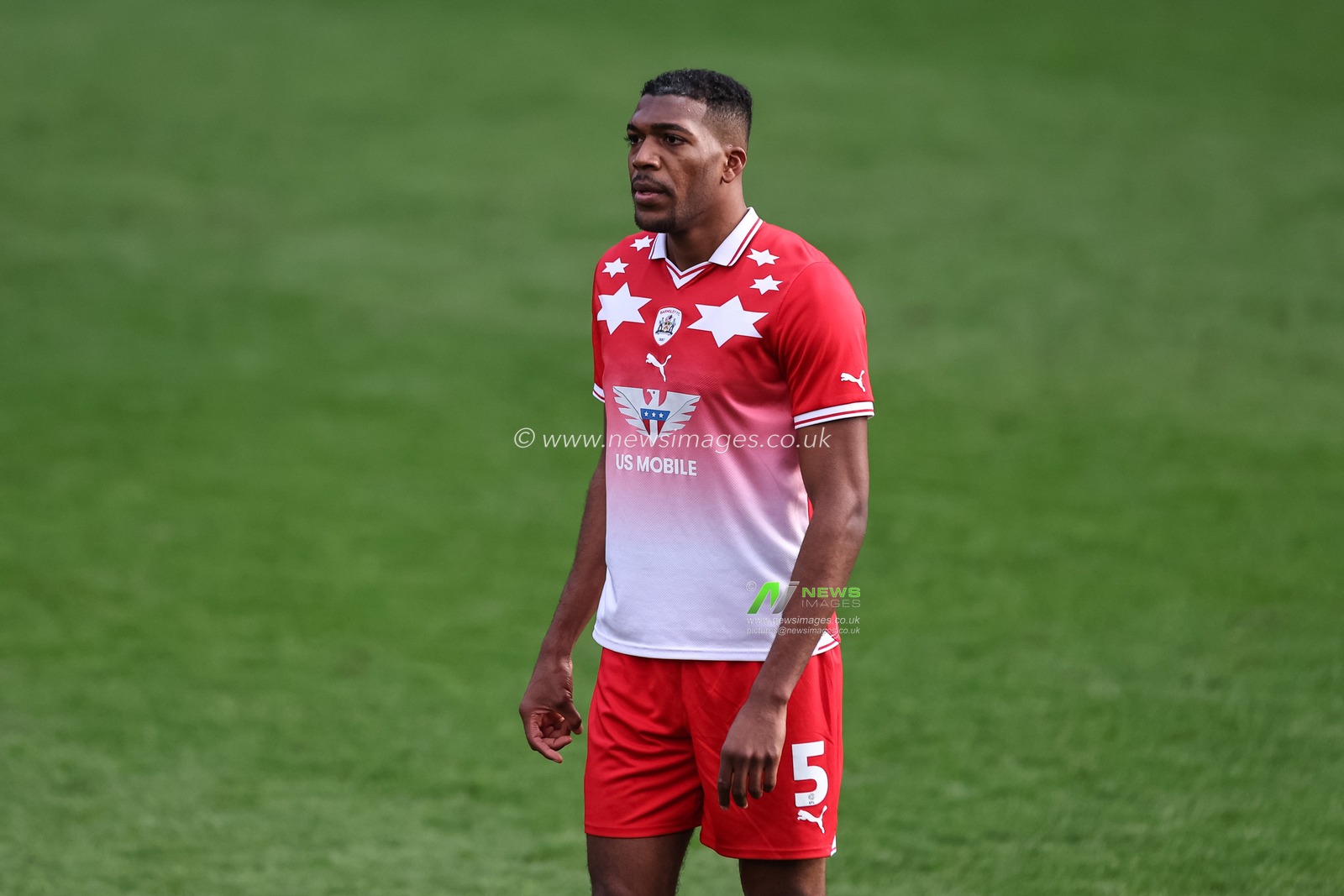 Donovan Pines of Barnsley during the Sky Bet League 1 match Barnsley vs Derby County at Oakwell, Barnsley, United Kingdom, 24th February 2024

(Photo by Mark Cosgrove/News Images)