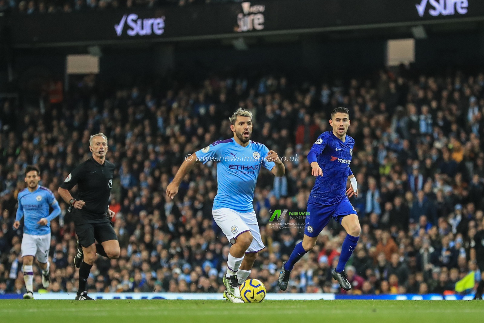 23rd November 2019, Etihad Stadium, Manchester, England; Premier League, Manchester City v Chelsea : Sergio Aguero (10) of Manchester City makes a break 

Credit: Mark Cosgrove/News Images