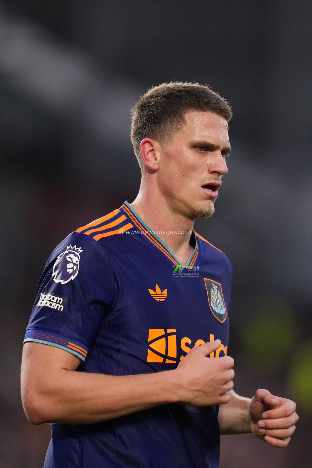 Sven Botman of Newcastle United during the Premier League match Brentford vs Newcastle United at The Gtech Community Stadium, London, United Kingdom, 9th November 2025

(Photo by Harvey Murphy/News Images)

*** GER AUT SUI OUT ***