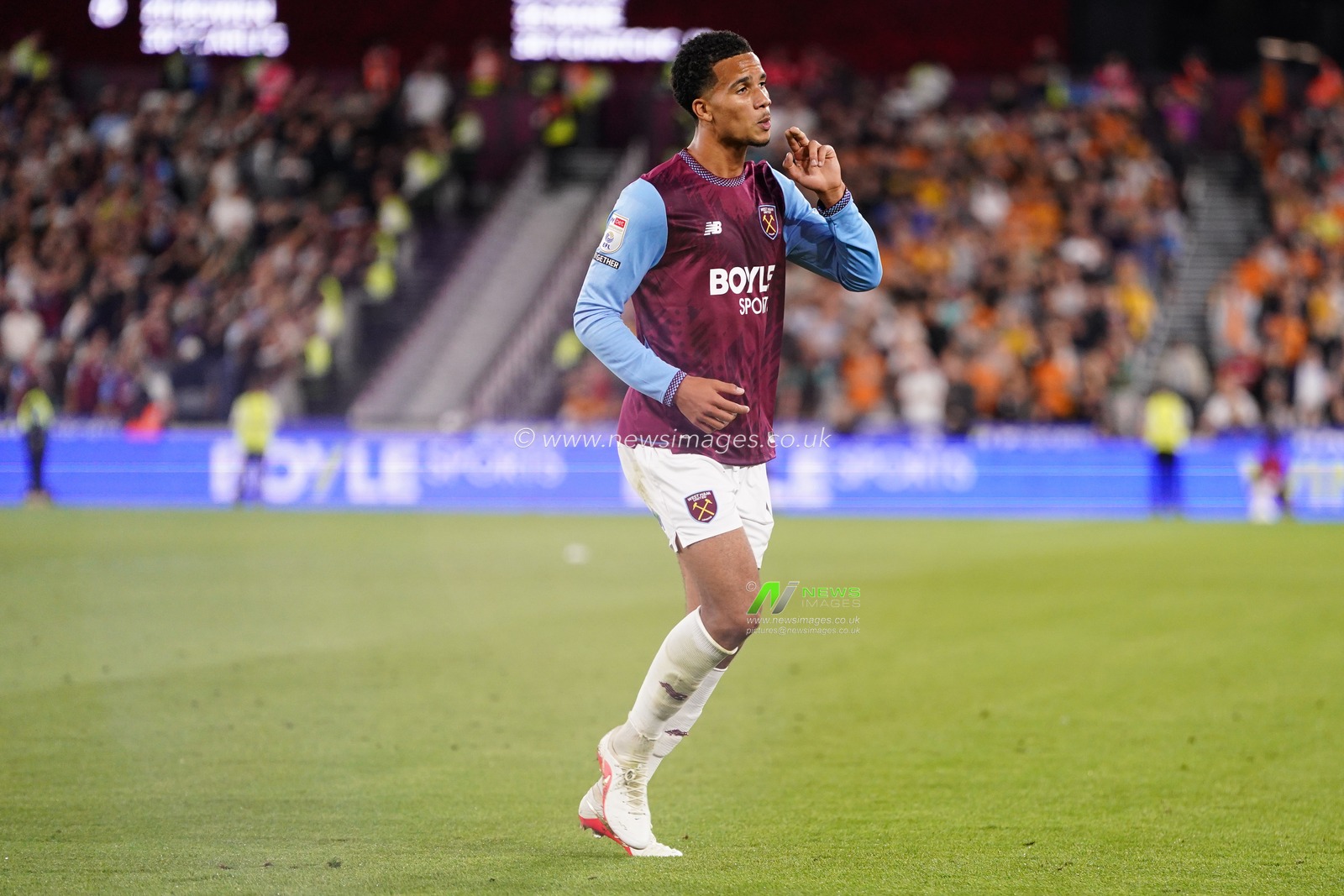 Divine Mukasa of West Ham United celebrates his second goal during the Sky Bet Championship match West Ham United vs Wolverhampton Wanderers at London Stadium, London, United Kingdom on 01 September 2026

(Photo by Harvey Murphy/News Images)