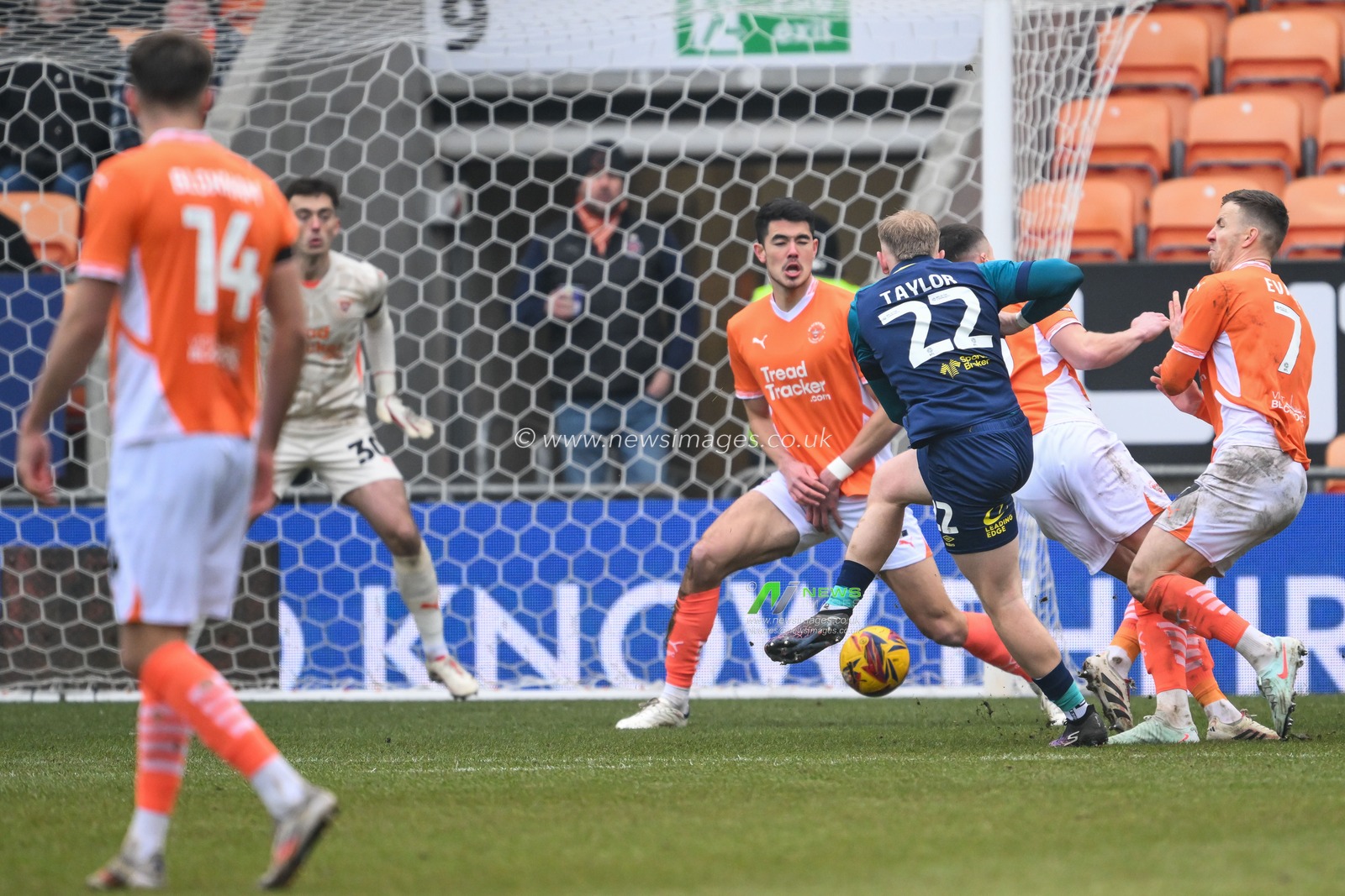 Joe Taylor of Huddersfield Town scores to make it 2-1 during the Sky Bet League 1 match Blackpool vs Huddersfield Town at Bloomfield Road, Blackpool, United Kingdom, 18th January 2025

(Photo by Craig Thomas/News Images)