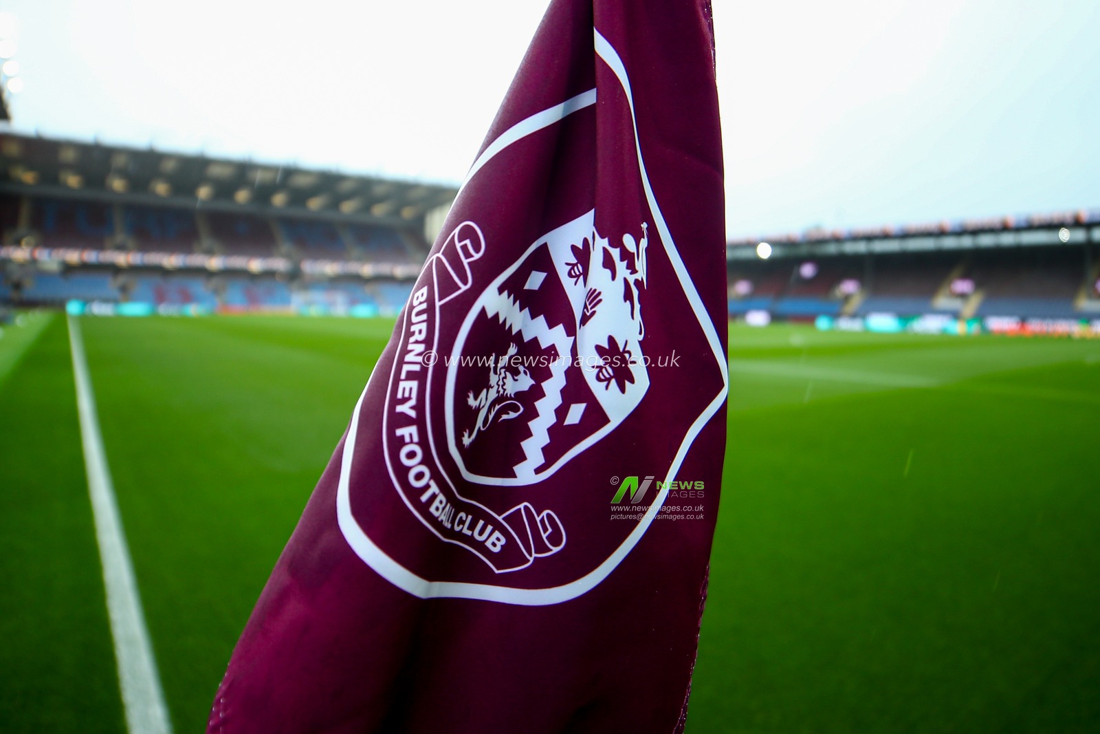 A general view of Turf Moor corner flag ahead of the Premier League match Burnley vs Nottingham Forest at Turf Moor, Burnley, United Kingdom, 20th September 2025

(Photo by Jorge Horsted/News Images)
