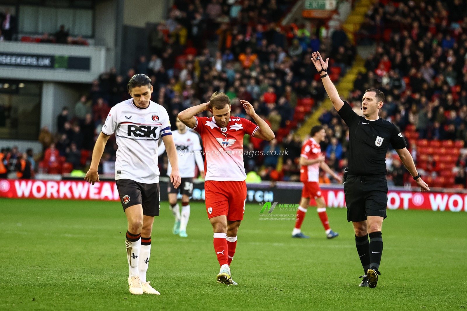 Herbie Kane #8 of Barnsley reacts after a missed chance on goal during the Sky Bet League 1 match Barnsley vs Charlton Athletic at Oakwell, Barnsley, United Kingdom, 16th December 2023

(Photo by Mark Cosgrove/News Images)