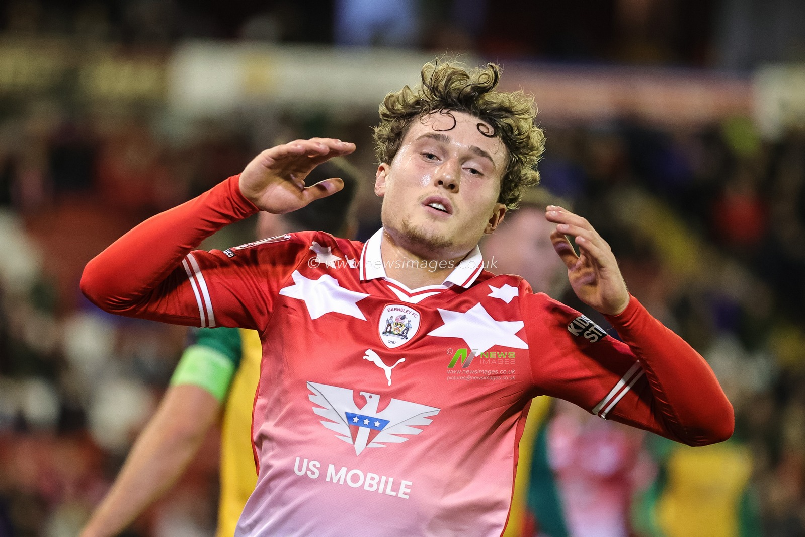 Callum Styles #20 of Barnsley reacts after missing a chance on goal during the Emirates FA Cup 1st Round match Barnsley vs Horsham FC at Oakwell, Barnsley, United Kingdom, 3rd November 2023

(Photo by Mark Cosgrove/News Images)