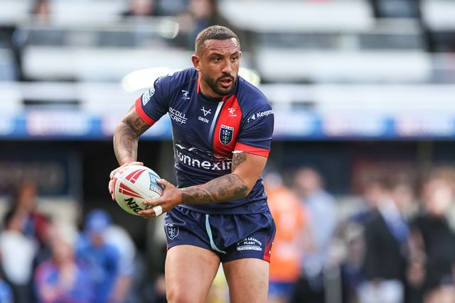 Elliot Minchella of Hull KR breaks with the ball during the Betfred Magic Weekend 2025 match Hull KR vs Salford Red Devils at St. James's Park, Newcastle, United Kingdom, 3rd May 2025

(Photo by Mark Cosgrove/News Images)