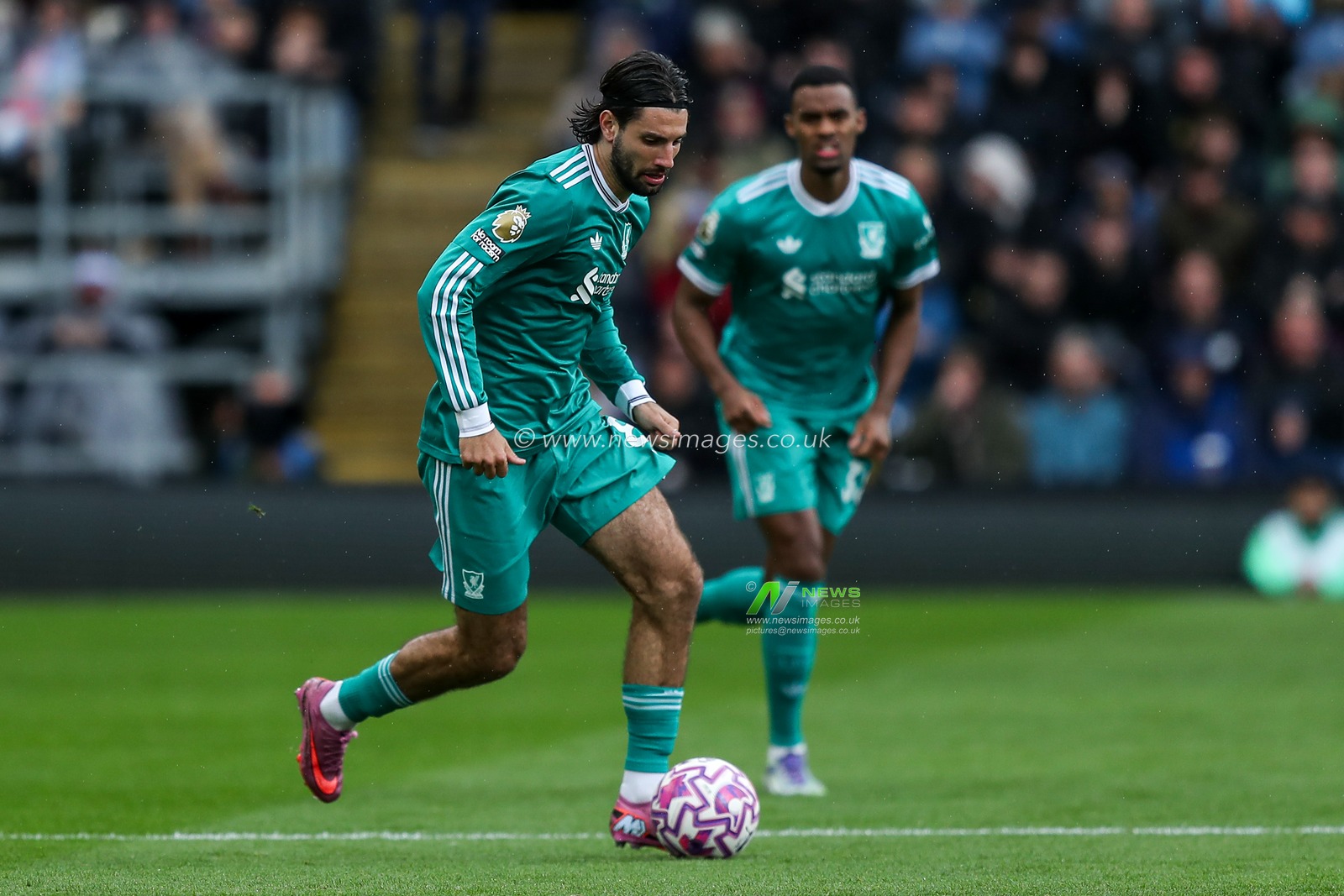 Dominik Szoboszlai of Liverpool with ball at his feet during the Premier League match Burnley vs Liverpool at Turf Moor, Burnley, United Kingdom, 14th September 2025

(Photo by Jorge Horsted/News Images)