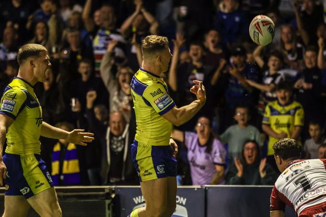 George Williams of Warrington Wolves celebrates his try during the Betfred Super League round 21 match Warrington Wolves vs Wigan Warriors at Halliwell Jones Stadium, Warrington, United Kingdom, 8th August 2025

(Photo by Alfie Cosgrove/News Images)