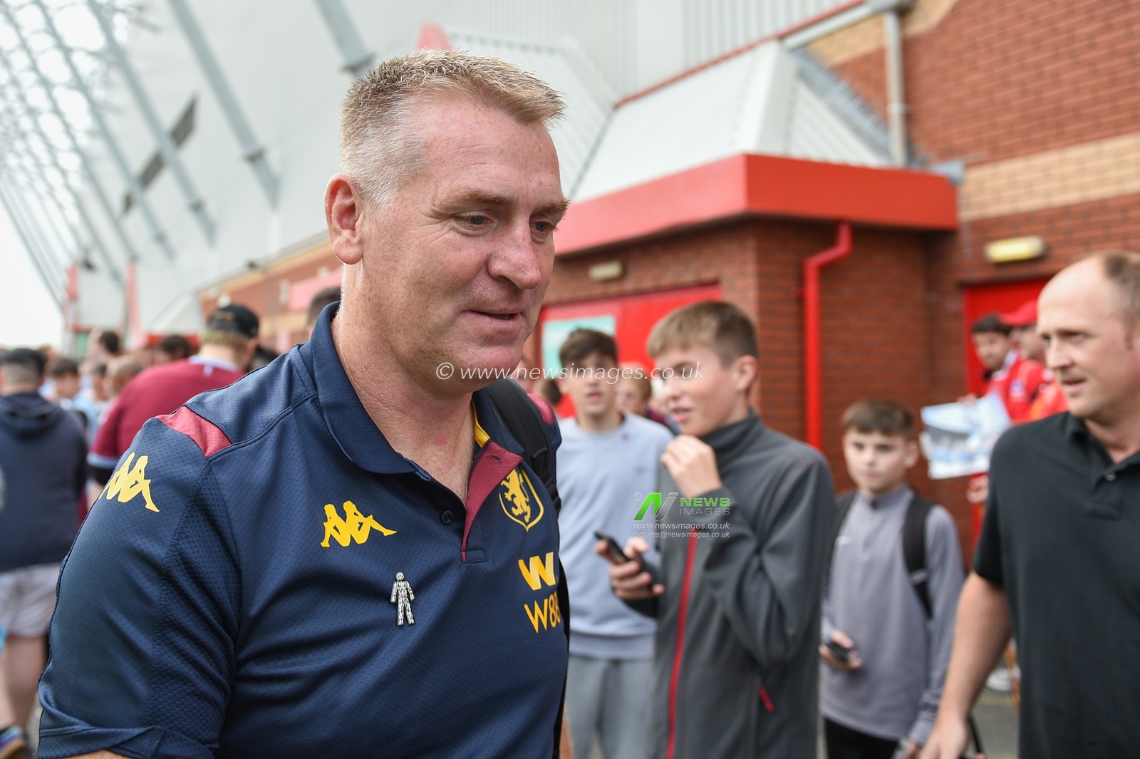 27th August 2019 , Gresty Road, Crewe, England; Carabao Cup Football, Second Round, Crewe Alexandrea vs Aston Villa ; Dean Smith manager of Aston Villa arrives at the Alexandra Stadium


Credit: Richard Long/News Images

English Football League images are subject to DataCo Licence