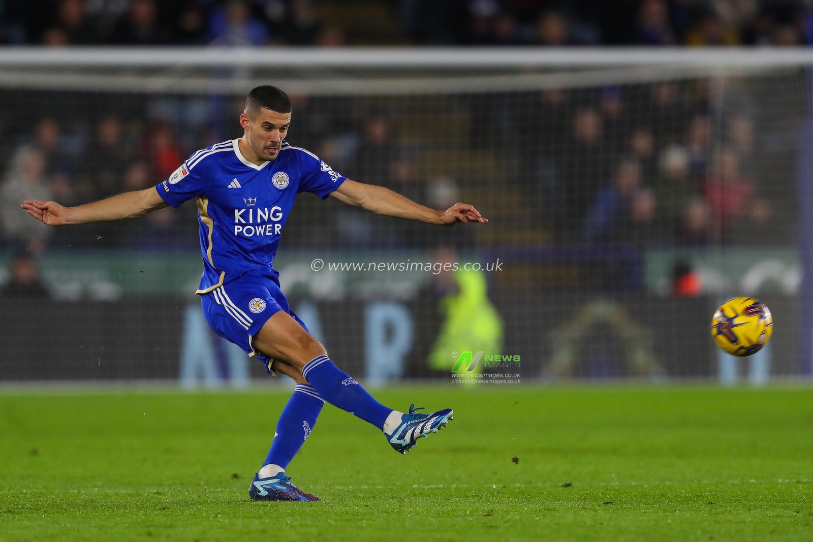 Conor Coady #4 of Leicester City passes the ballduring the Sky Bet Championship match Leicester City vs Millwall at King Power Stadium, Leicester, United Kingdom, 13th December 2023

(Photo by Gareth Evans/News Images)