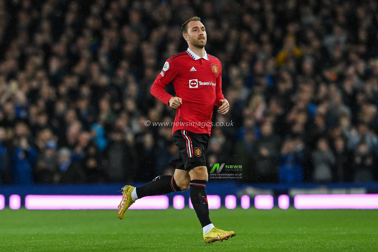 Christian Eriksen #14 of Manchester United during the Premier League match Everton vs Manchester United at Goodison Park, Liverpool, United Kingdom, 9th October 2022

(Photo by Craig Thomas/News Images)