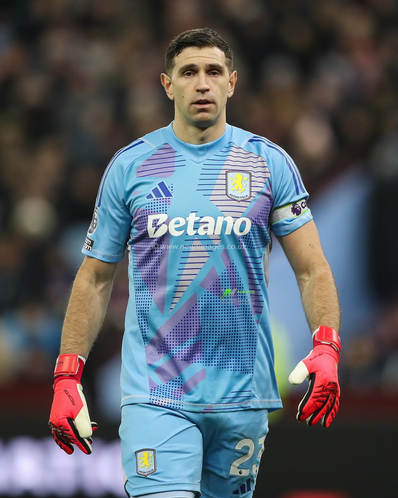 Emiliano MartÃ­nez of Aston Villa during the Premier League match Aston Villa vs West Ham United at Villa Park, Birmingham, United Kingdom, 26th January 2025

(Photo by Gareth Evans/News Images)