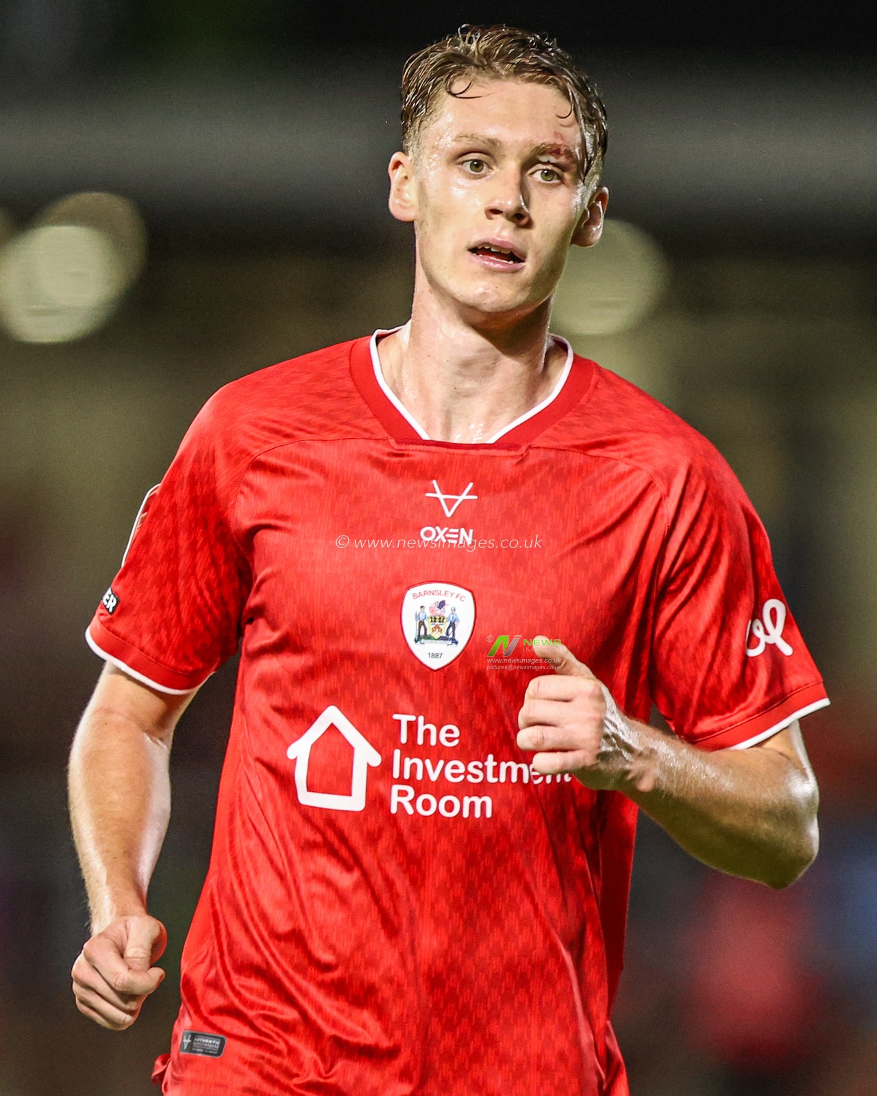 Connor O'Riordan of Barnsley during the Sky Bet League One match Barnsley vs Blackpool at Oakwell, Barnsley, United Kingdom on 02 September 2026

(Photo by Alfie Cosgrove/News Images)